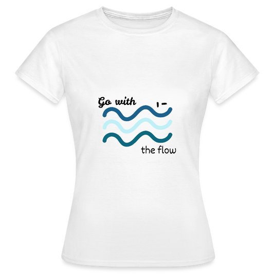 Go With the Flow T-Shirt – Minimalistisches Wellen Design | Achtsamkeits & Lifestyle Shirt in Blau-Tönen - Weiß