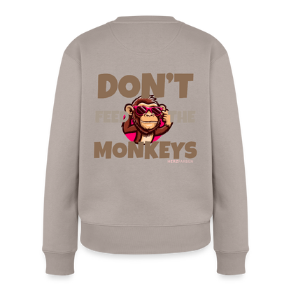 Herzfarben Damen Sweatshirt – DON’T FEED THE MONKEYS | Statement Sweater - Taupe