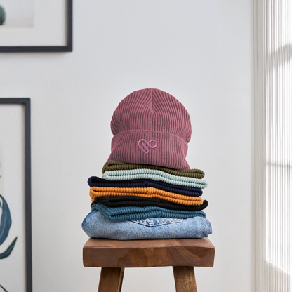 Herzfarben Mütze – Cremefarbene Mütze aus 95 % Bio-Baumwolle & 5 % Elasthan - Hibiskusrosa