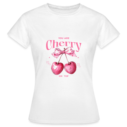 Cherry on Top T-Shirt – Süßes Kirschen Design | Verspieltes Statement Shirt mit Schleife & Herzchen - Weiß