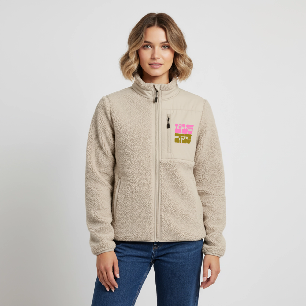 Unisex Sherpa Jacke „I like it like this“ – aus 100 % recyceltem Polyester - Beige