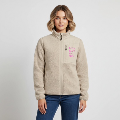 Love Is All You Need – Kuschelige Unisex Sherpa-Jacke aus 100% recyceltem Polyester - Beige